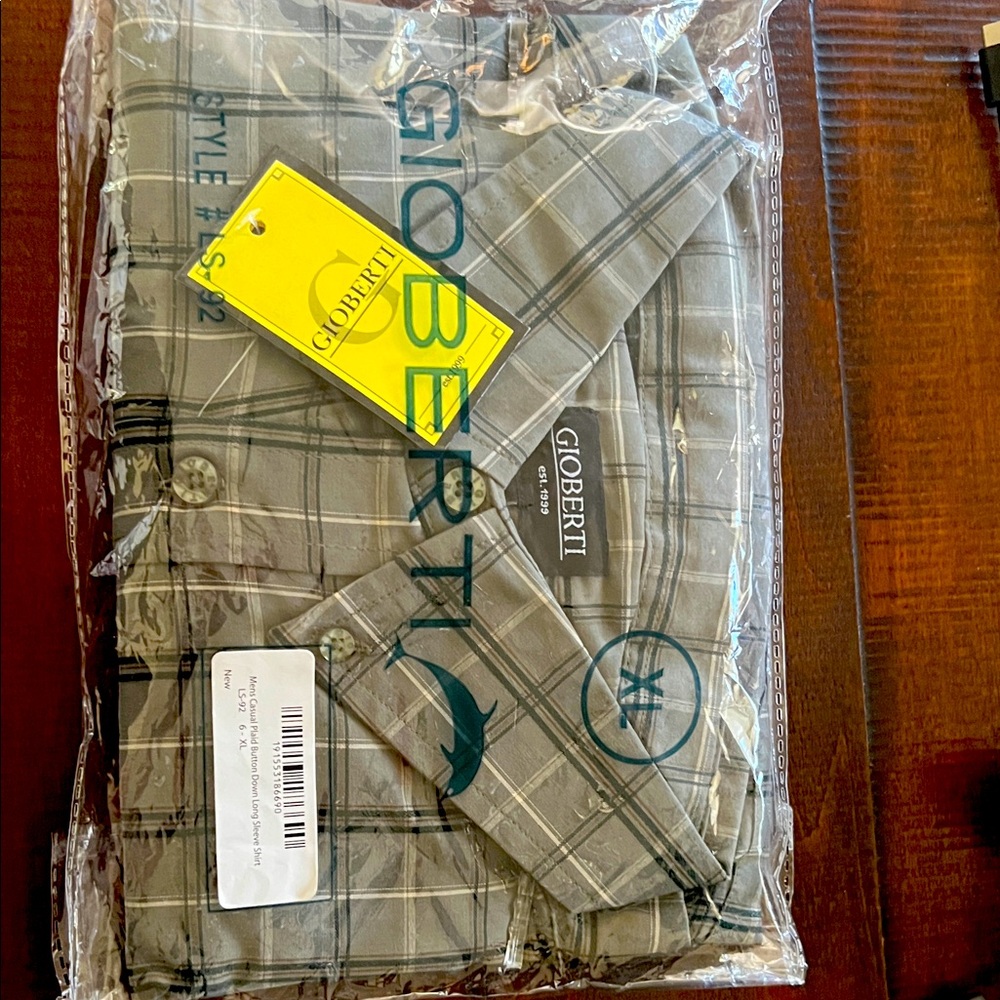 Gioberti Men's Gray Plaid Casual Button Down Shirt